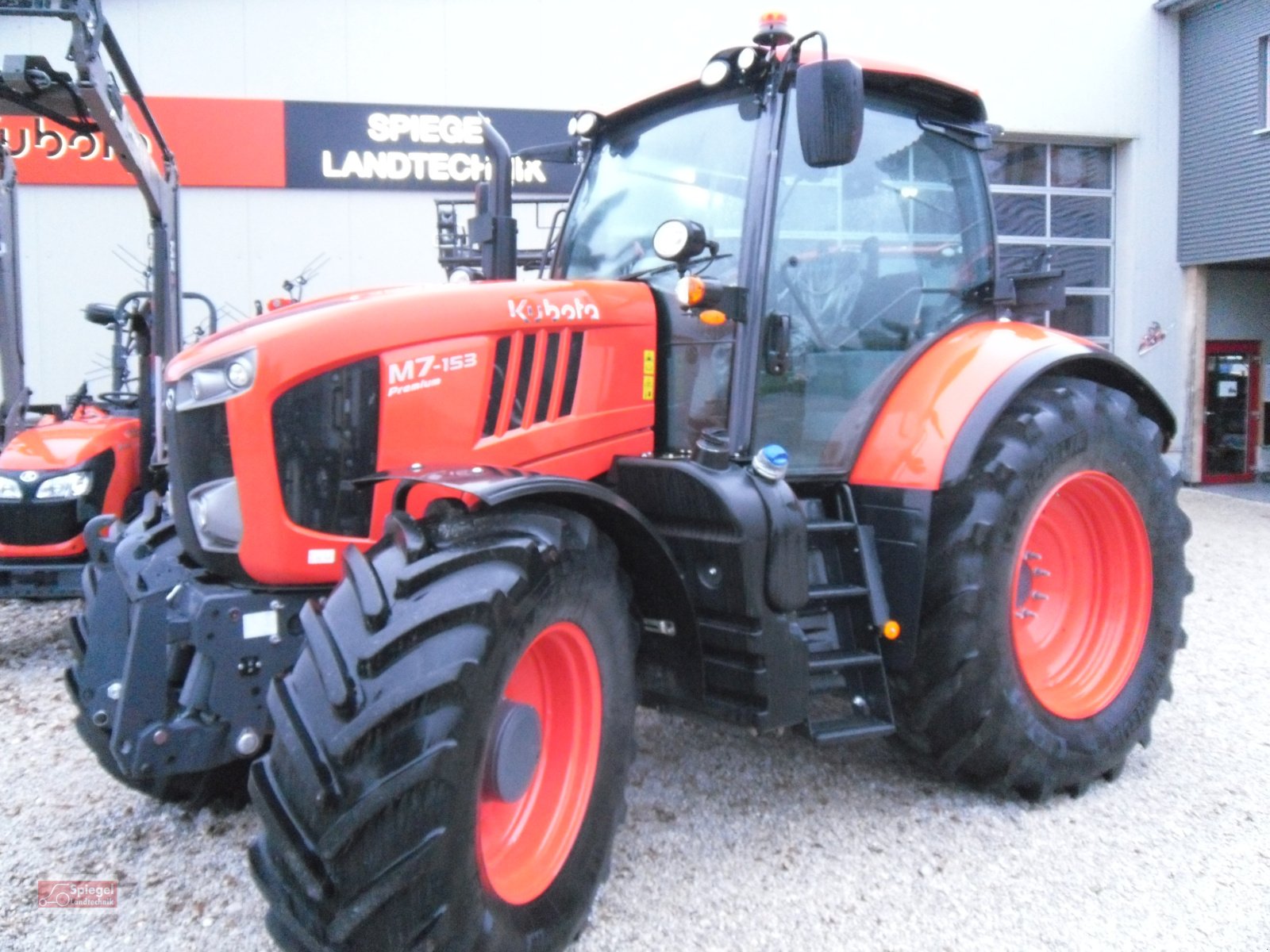 Traktor типа Kubota M 7153, Gebrauchtmaschine в Freystadt (Фотография 1)