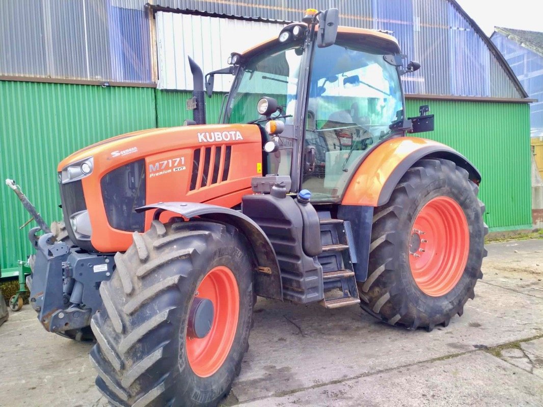 Traktor typu Kubota M 7171 Premium KVT, Gebrauchtmaschine v Liebenwalde (Obrázek 1)