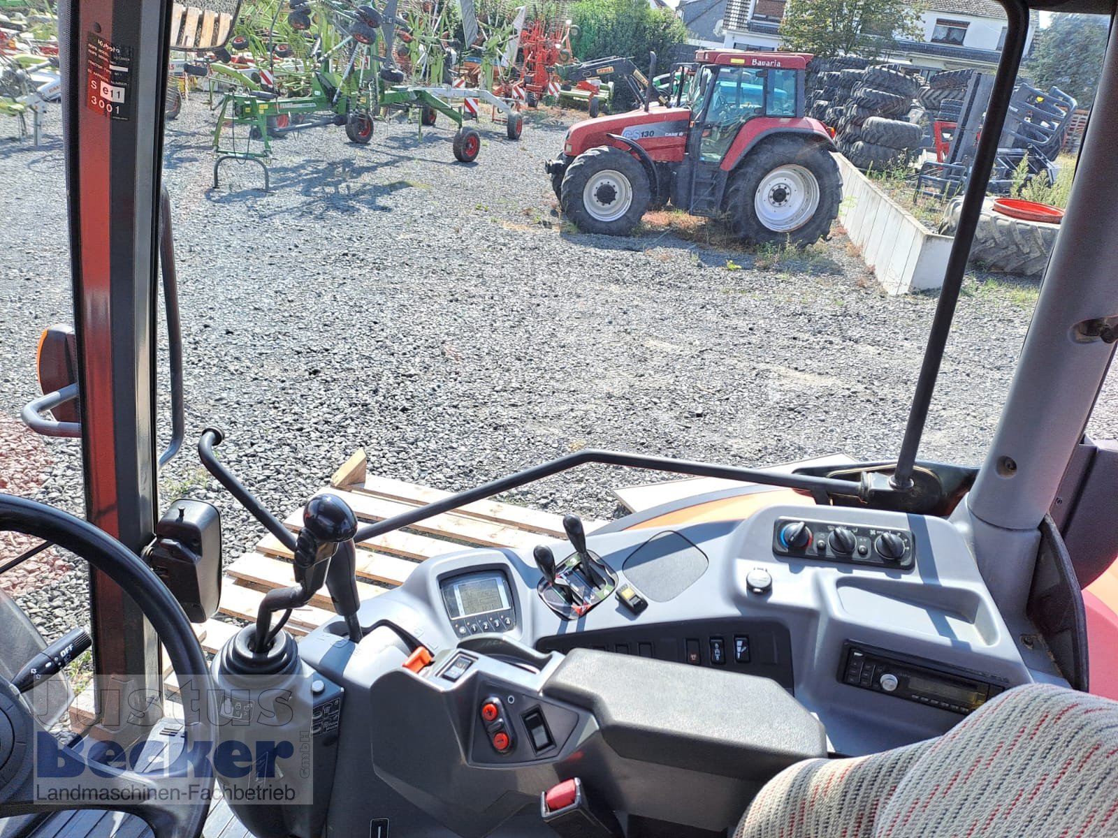 Traktor des Typs Kubota M135-17 GX 2, Gebrauchtmaschine in Weimar-Niederwalgern (Bild 6)