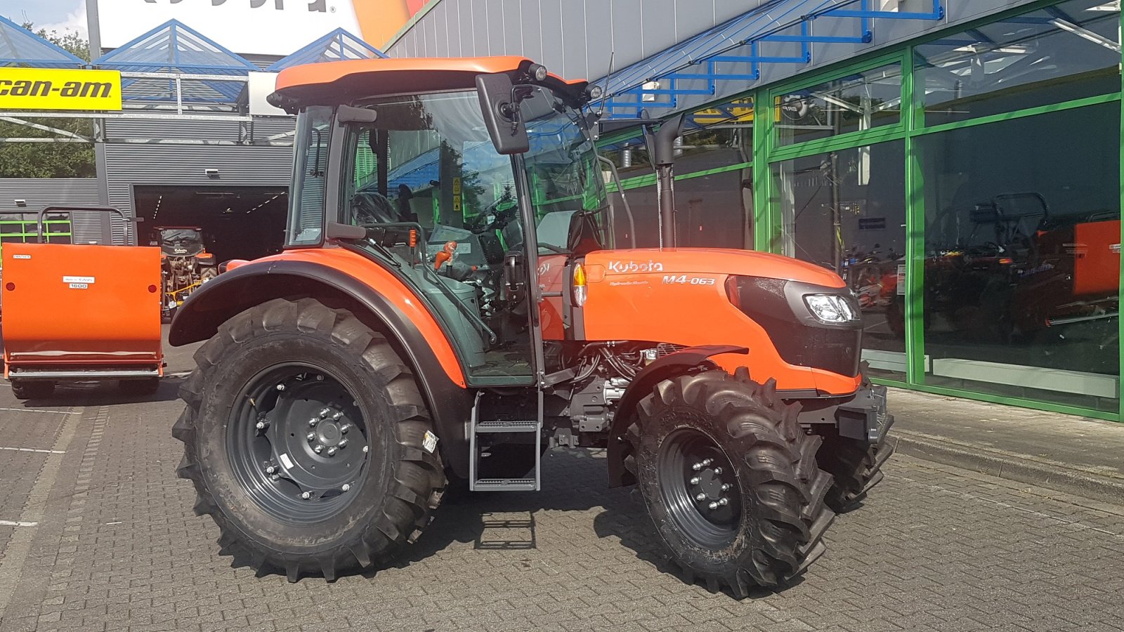 Traktor типа Kubota M4-063 CAB ab 0,99% Finanzierung, Neumaschine в Olpe (Фотография 3)