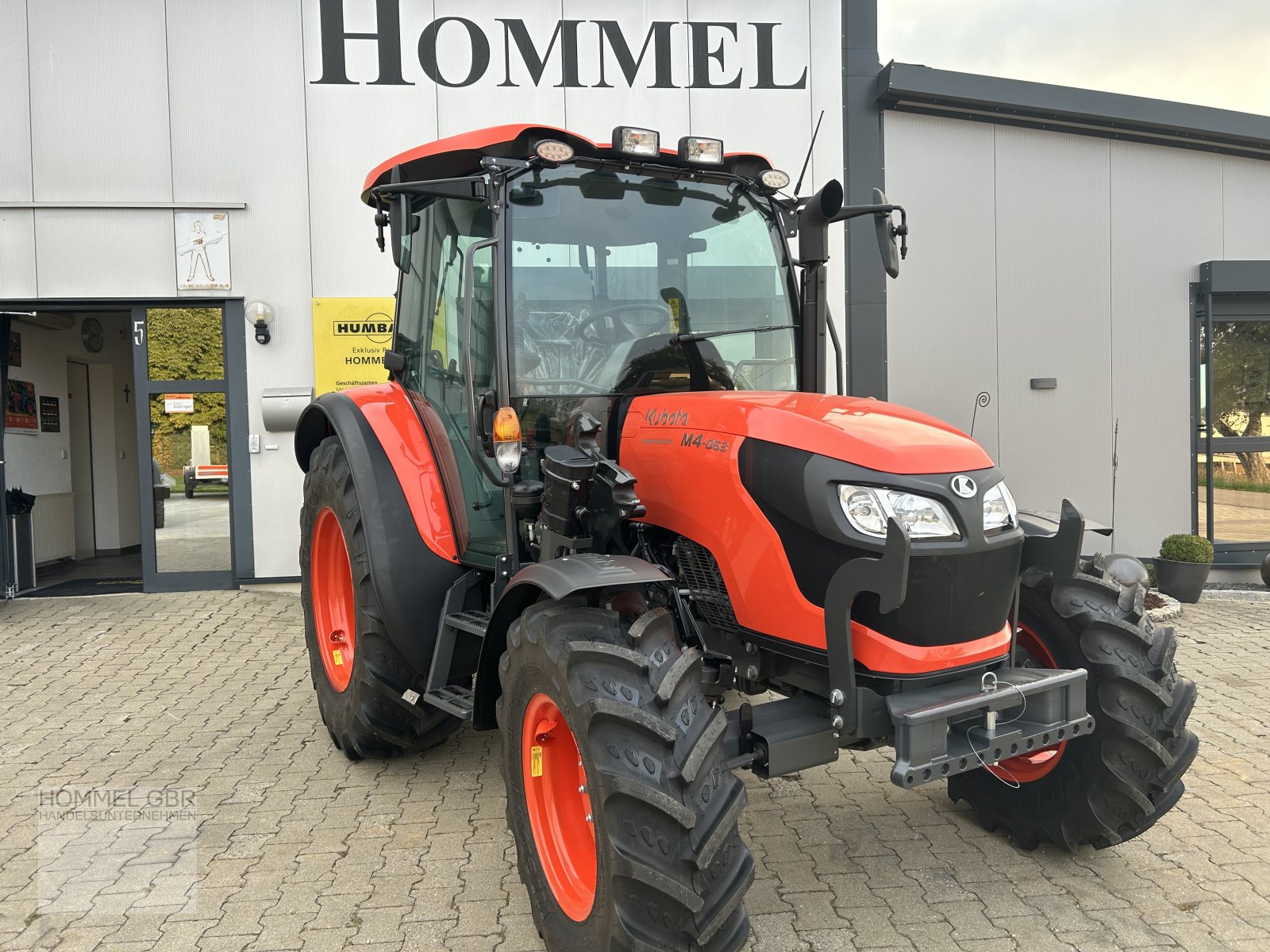 Traktor du type Kubota M4-063 M4 Schlepper mit Frontlader 5 Jahre Garantie, Neumaschine en Bopfingen (Photo 1)