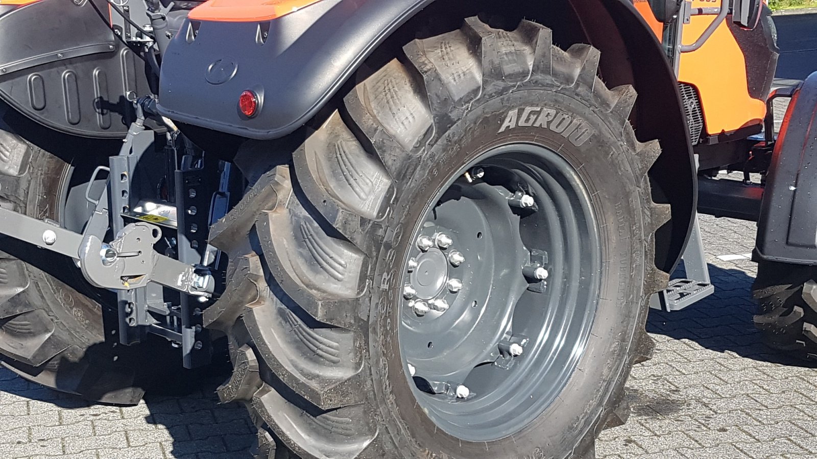 Traktor Türe ait Kubota M4-063 ROPS ab 0,99%, Neumaschine içinde Olpe (resim 5)