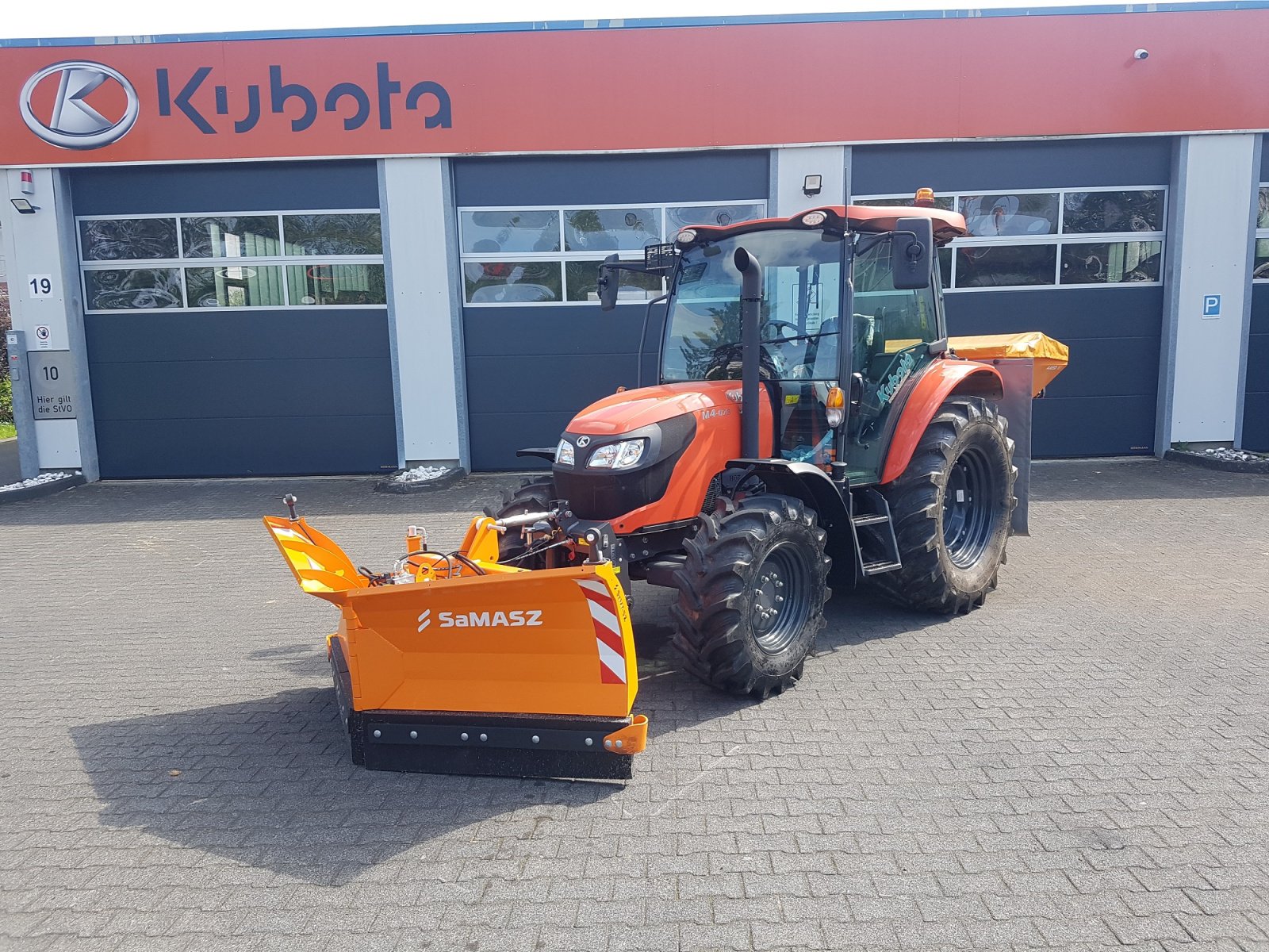 Traktor typu Kubota M4-073 CAB Winterdienstpaket ab 0,99%, Neumaschine v Olpe (Obrázok 4)