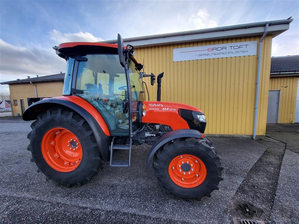 Traktor del tipo Kubota M4-073 Inklusiv Kubota Care i 5 år eller 3000 timer, Gebrauchtmaschine In Sabro (Immagine 1)