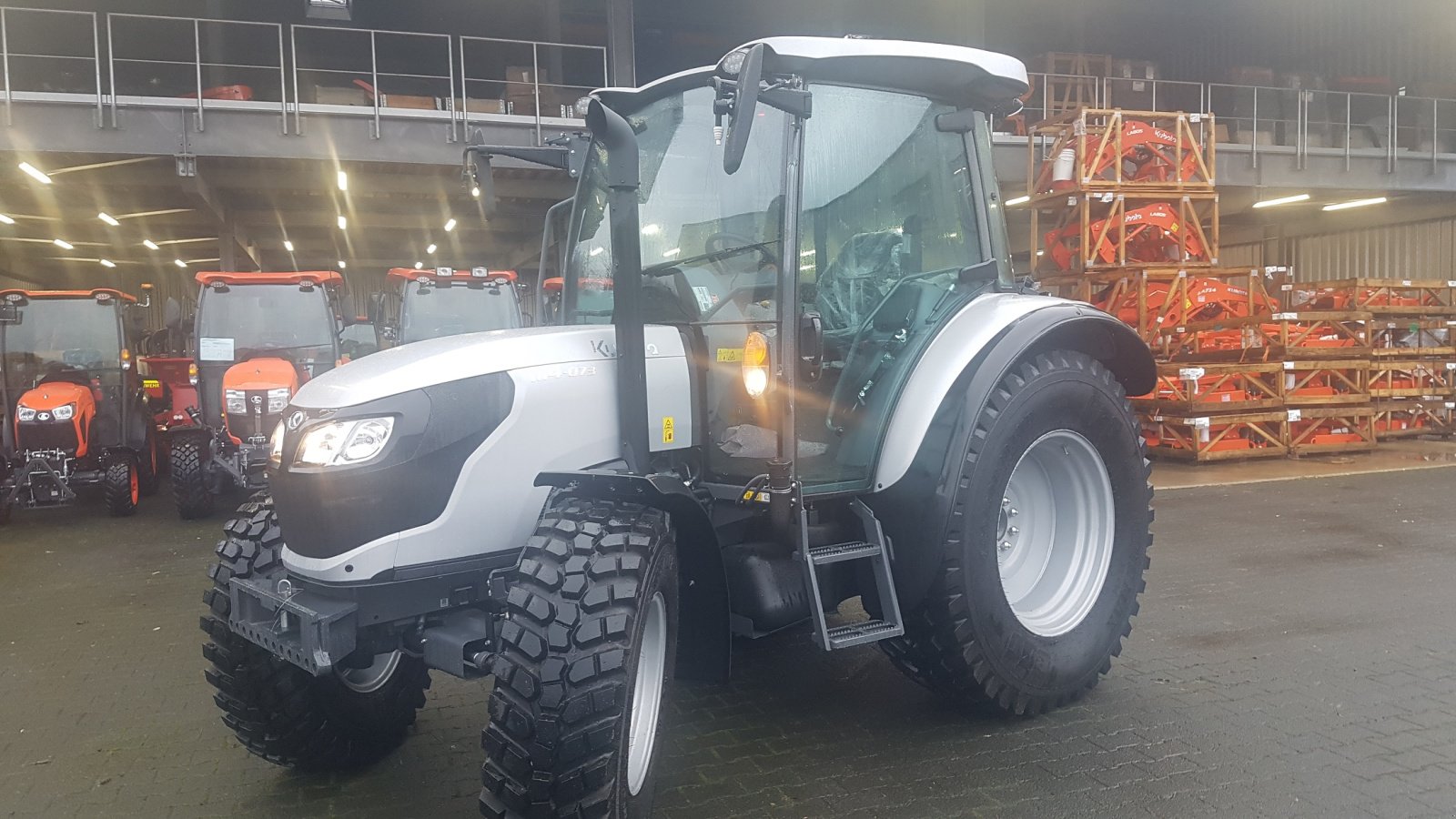 Traktor des Typs Kubota M4-073CAB, Neumaschine in Olpe (Bild 1)