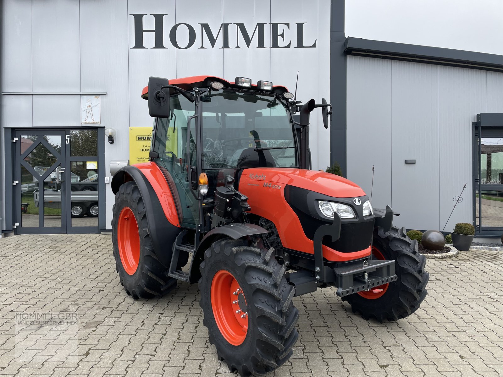 Traktor des Typs Kubota M4 M4073 Kabine 5 Jahre Garantie, Neumaschine in Bopfingen (Bild 1)