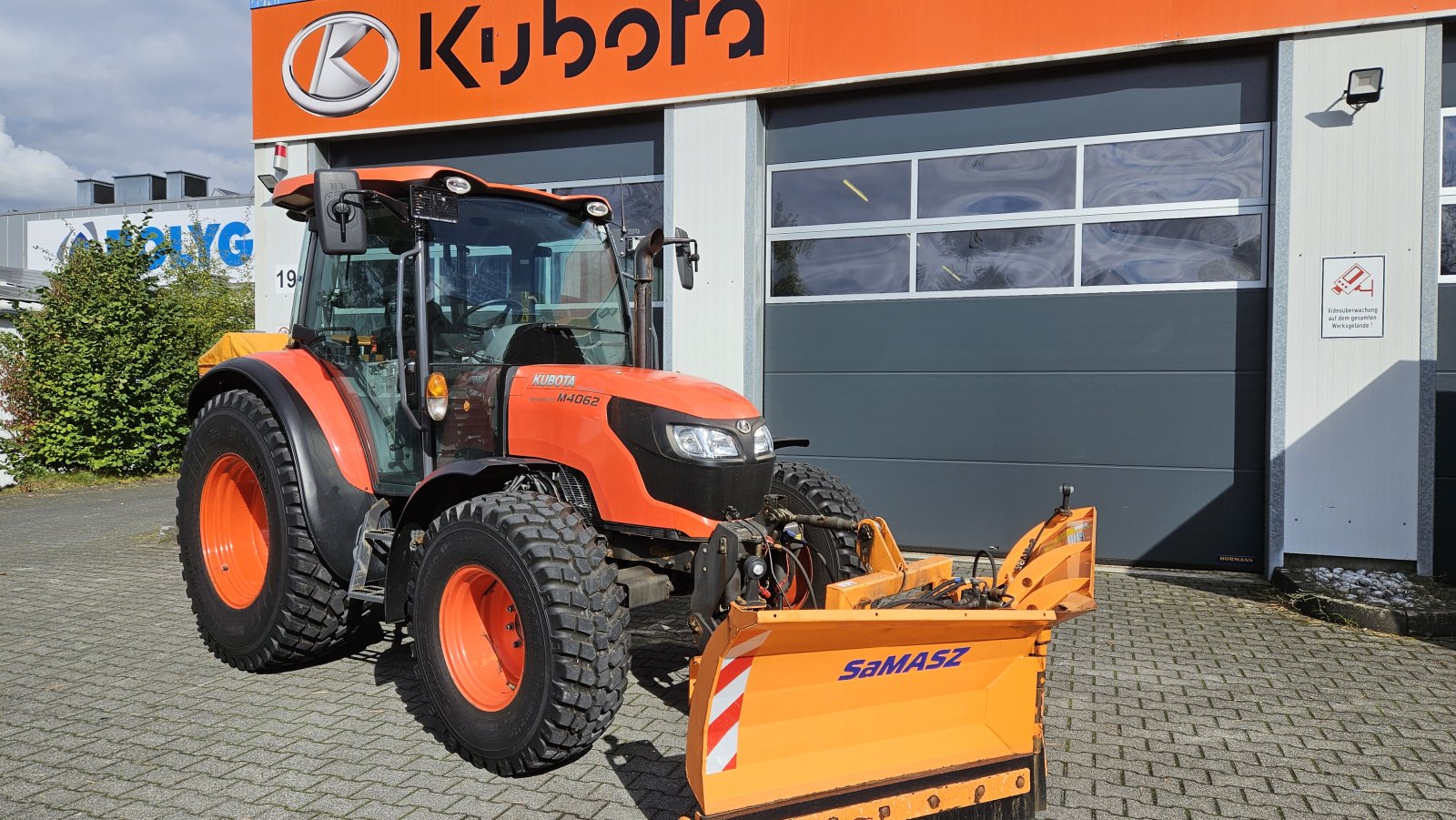 Traktor του τύπου Kubota M4062 Winterdienst, Gebrauchtmaschine σε Olpe (Φωτογραφία 4)