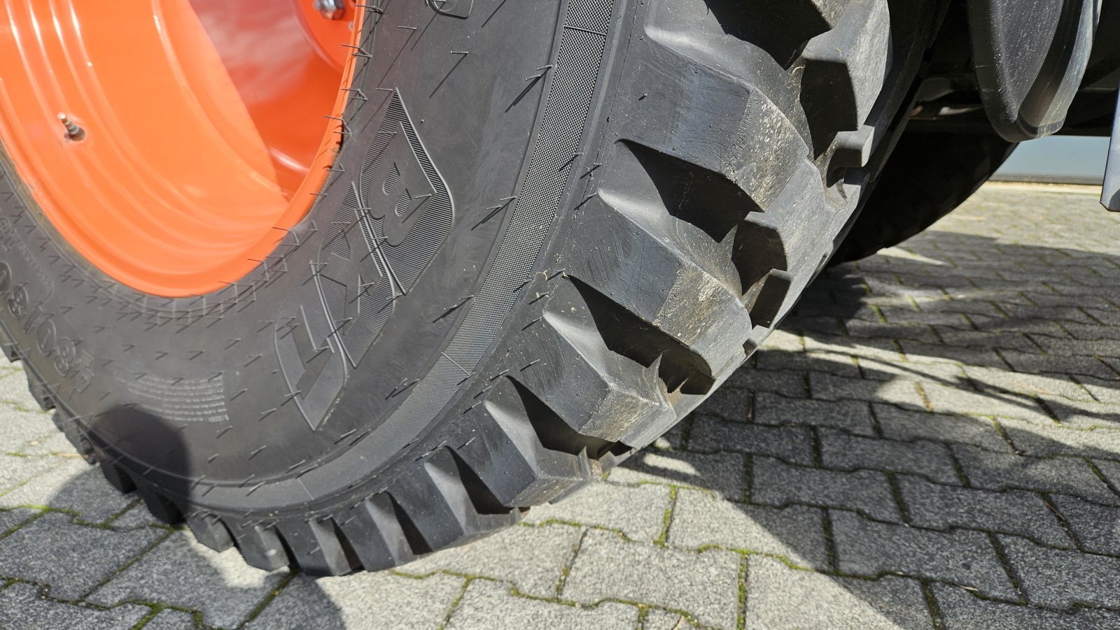 Traktor of the type Kubota M4062 Winterdienst, Gebrauchtmaschine in Olpe (Picture 8)