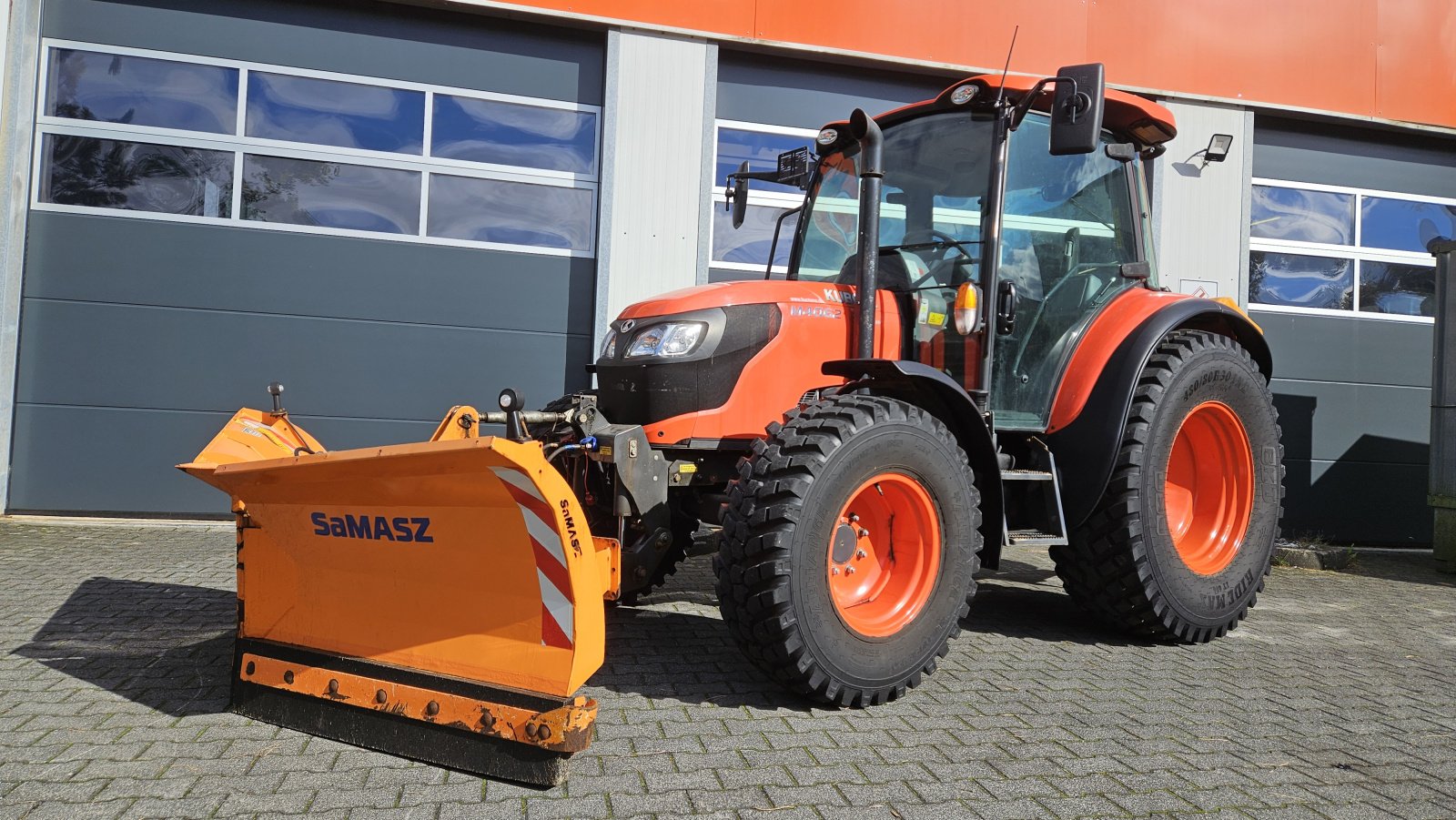 Traktor des Typs Kubota M4062 Winterdienst, Gebrauchtmaschine in Olpe (Bild 11)