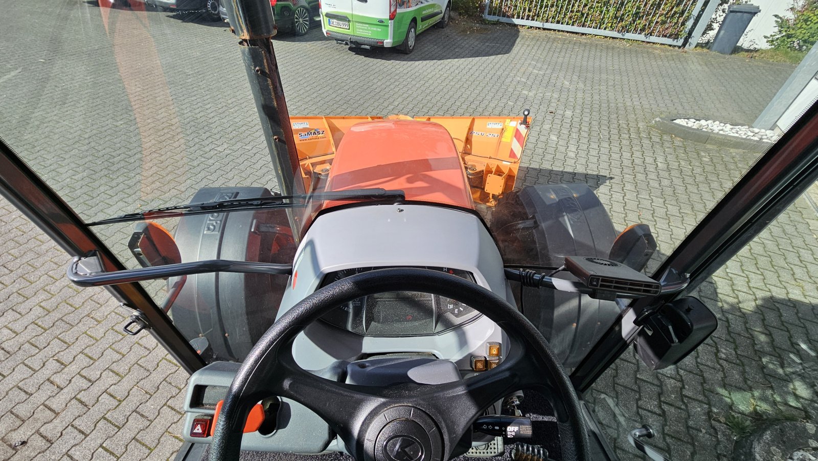 Traktor des Typs Kubota M4062 Winterdienst, Gebrauchtmaschine in Olpe (Bild 17)