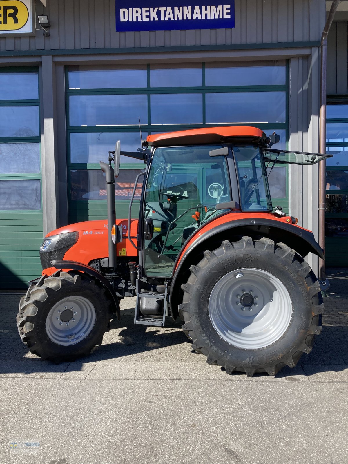 Traktor del tipo Kubota M4063, Neumaschine In Wackersberg (Immagine 2)