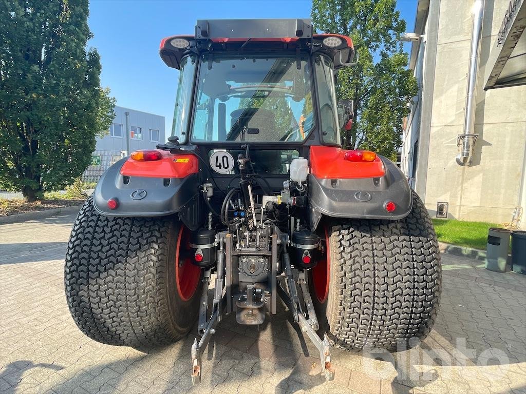 Traktor типа Kubota M4073, Gebrauchtmaschine в Düsseldorf (Фотография 4)