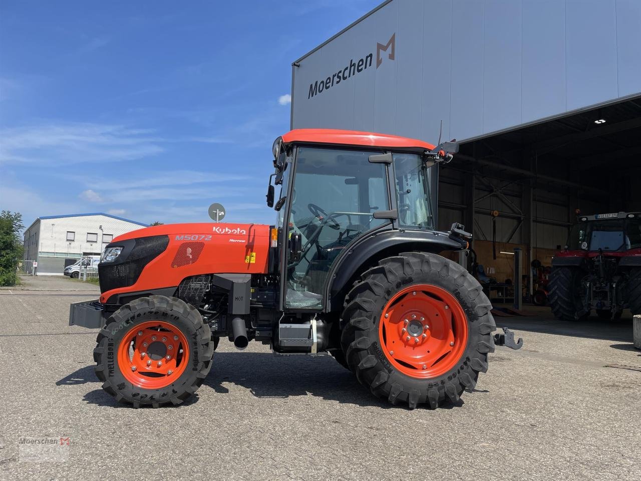 Traktor of the type Kubota M5-072 Narrow, Neumaschine in Tönisvorst (Picture 2)