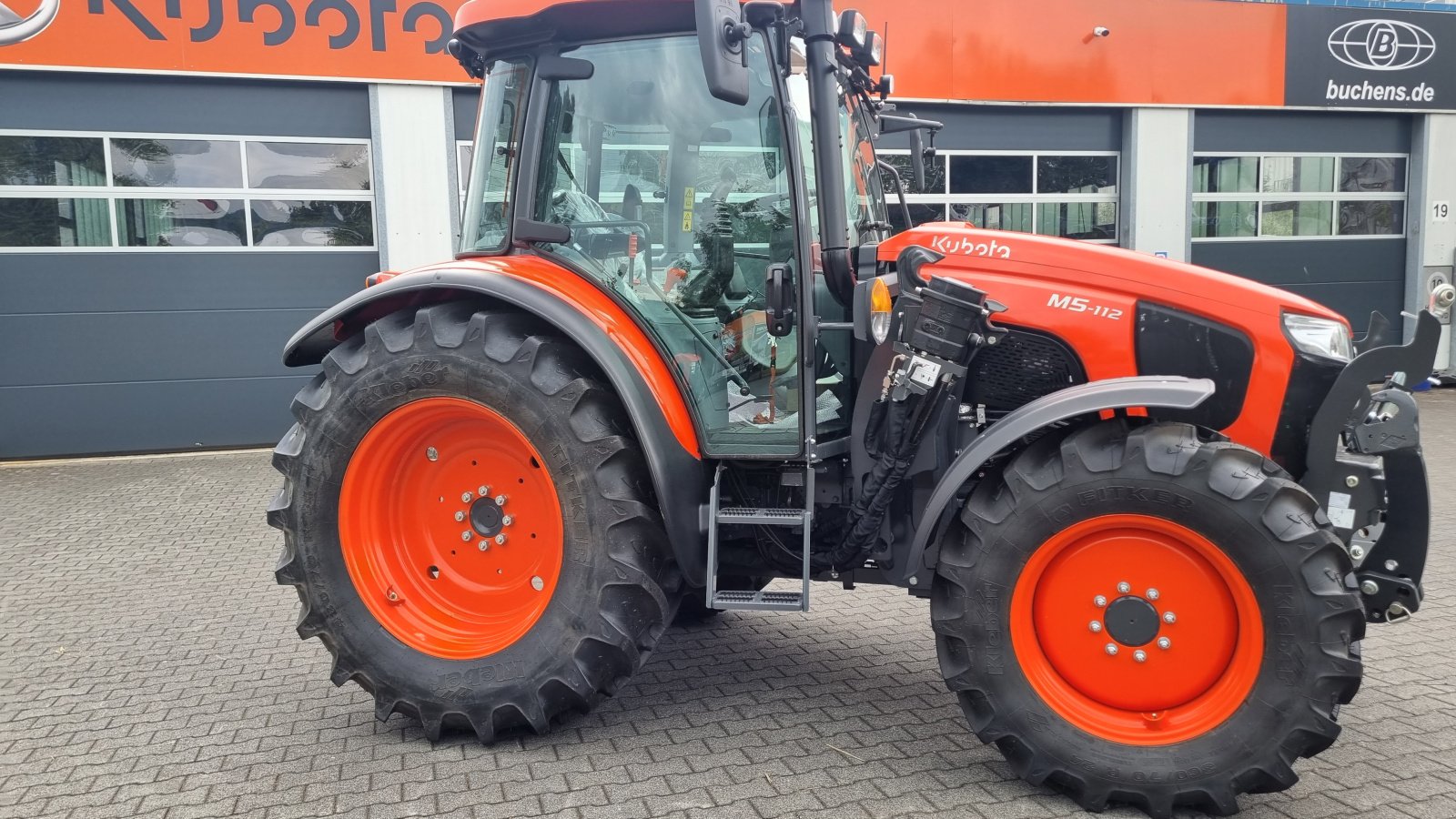 Traktor van het type Kubota M5-112 ab 0,0%, Neumaschine in Olpe (Foto 7)