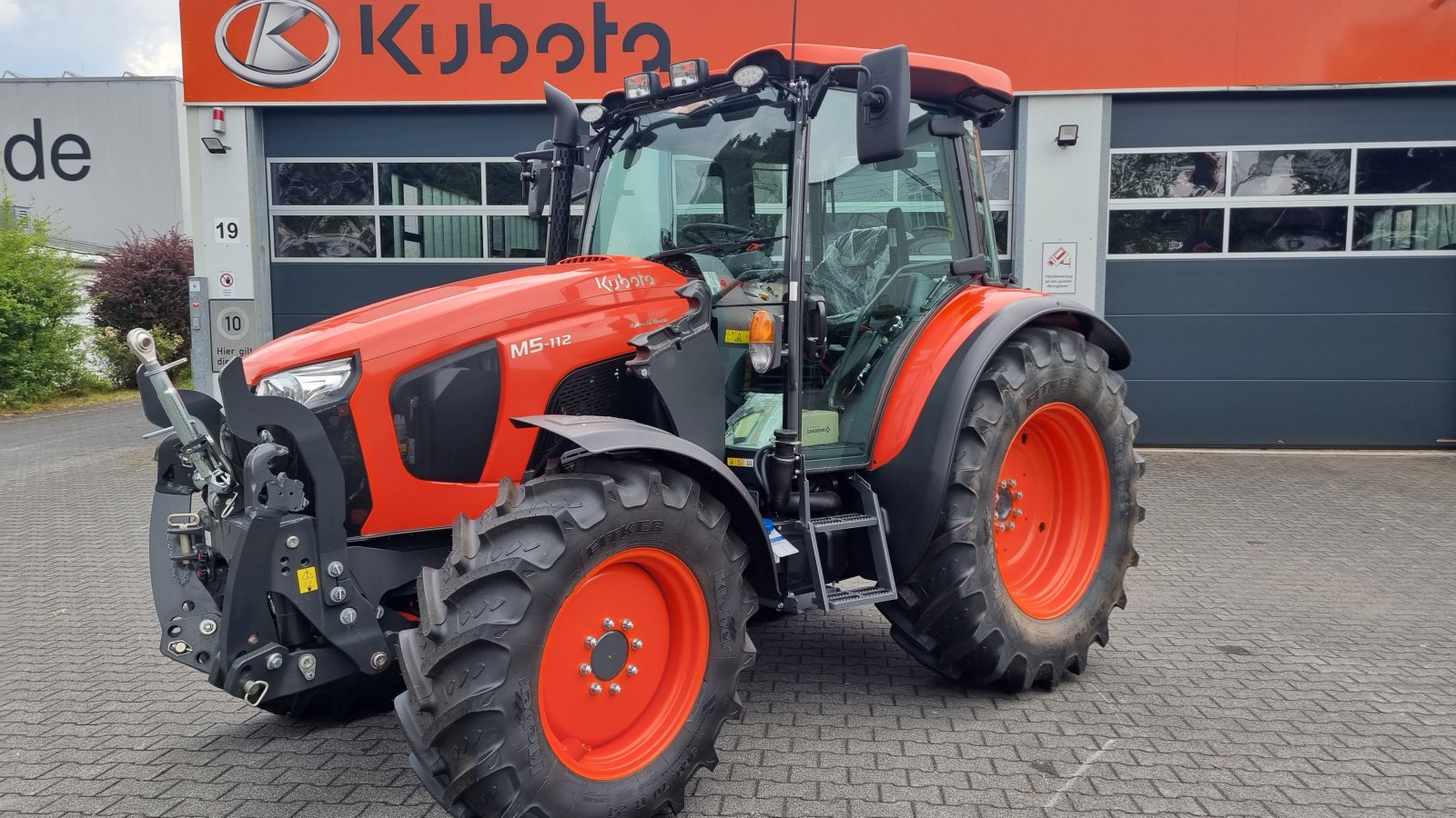 Traktor van het type Kubota M5-112 ab 0,0%, Neumaschine in Olpe (Foto 8)