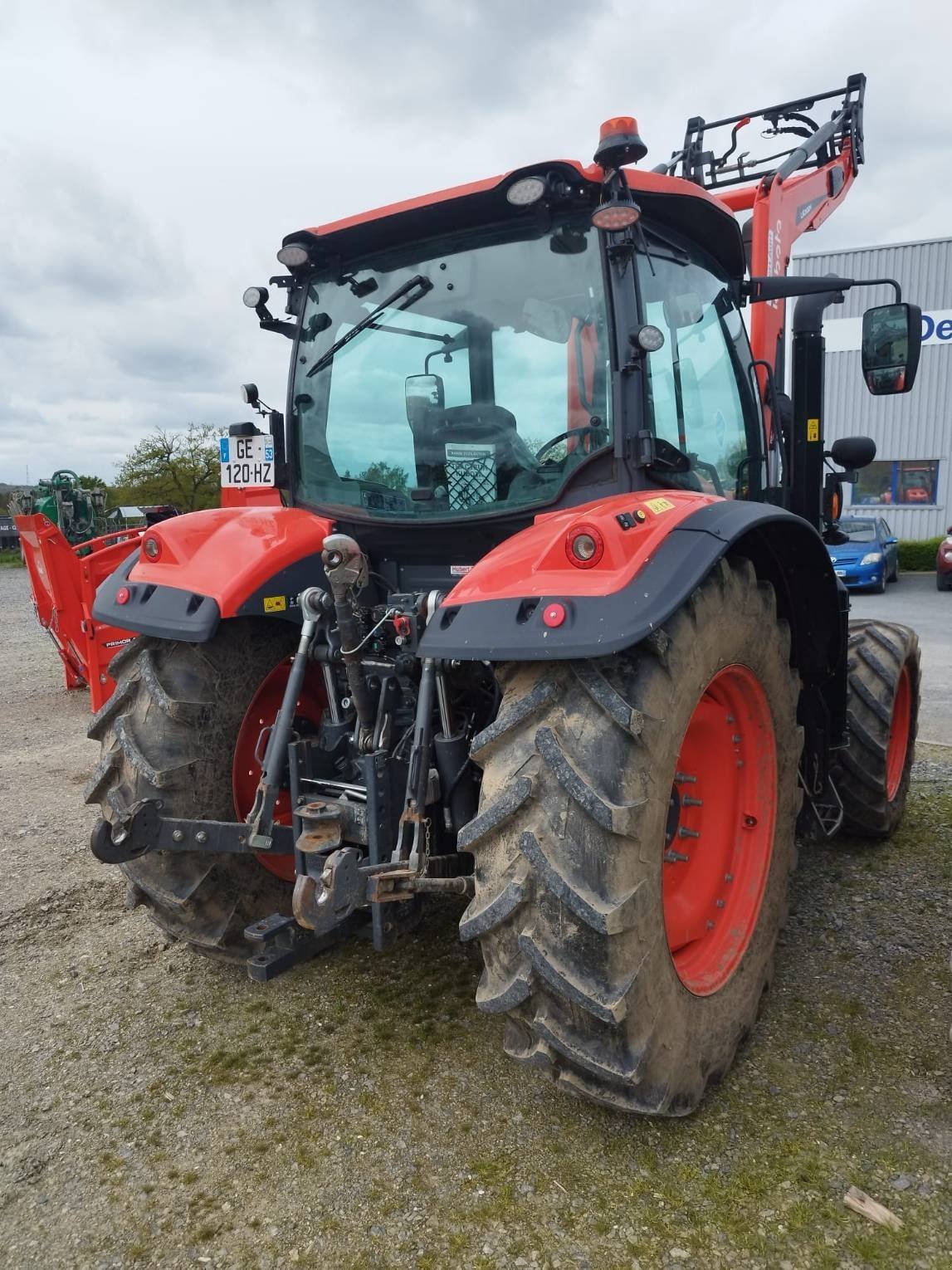 Traktor типа Kubota M6-122, Gebrauchtmaschine в Laval (Фотография 5)