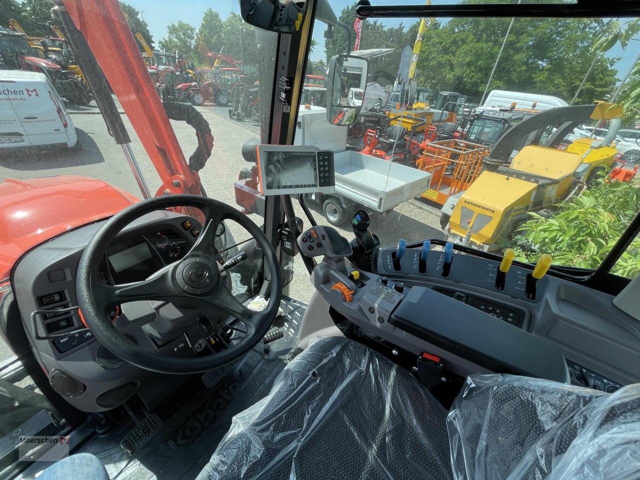 Traktor des Typs Kubota M6-122, Neumaschine in Tönisvorst (Bild 12)