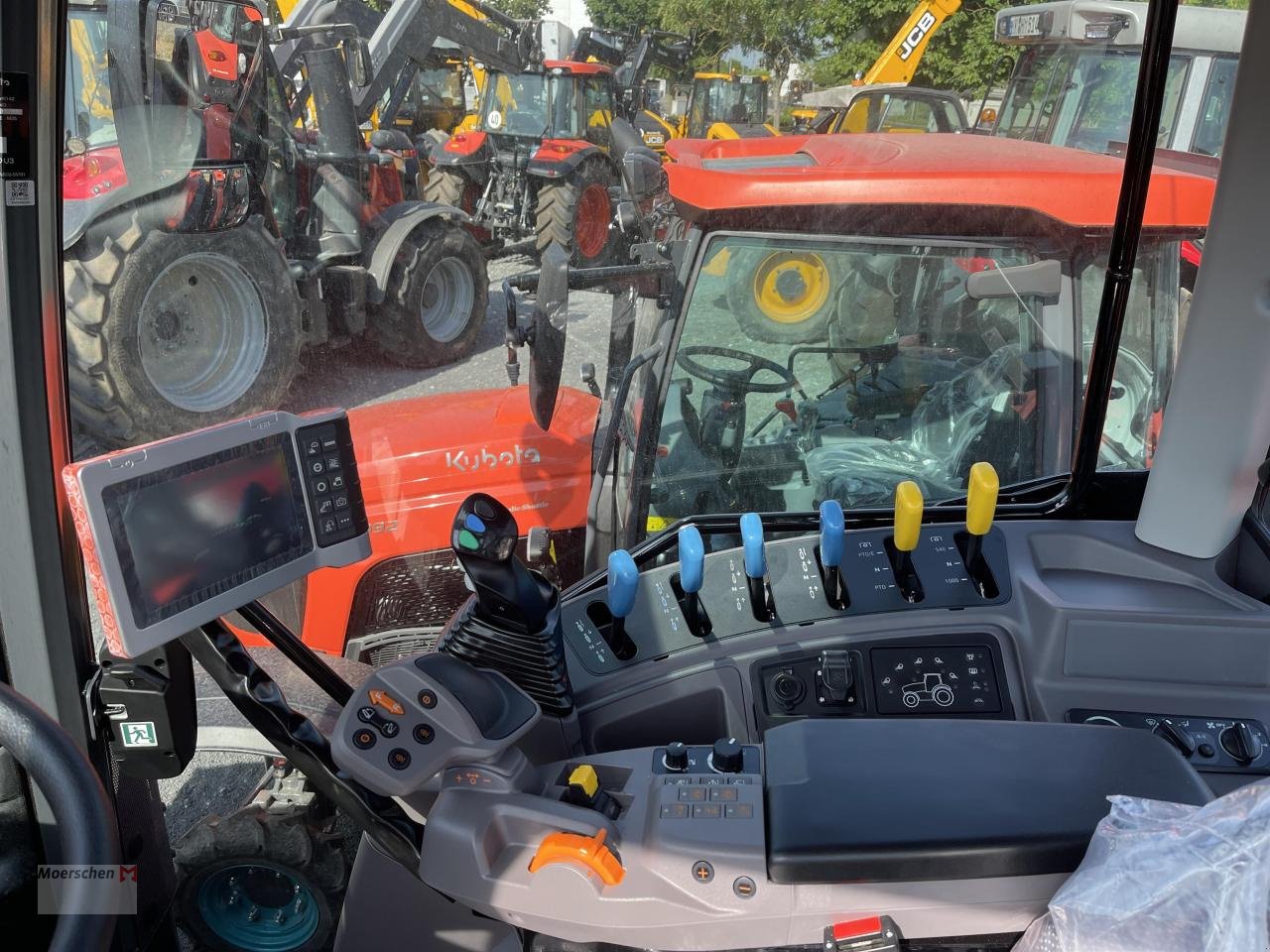 Traktor des Typs Kubota M6-132, Neumaschine in Tönisvorst (Bild 7)