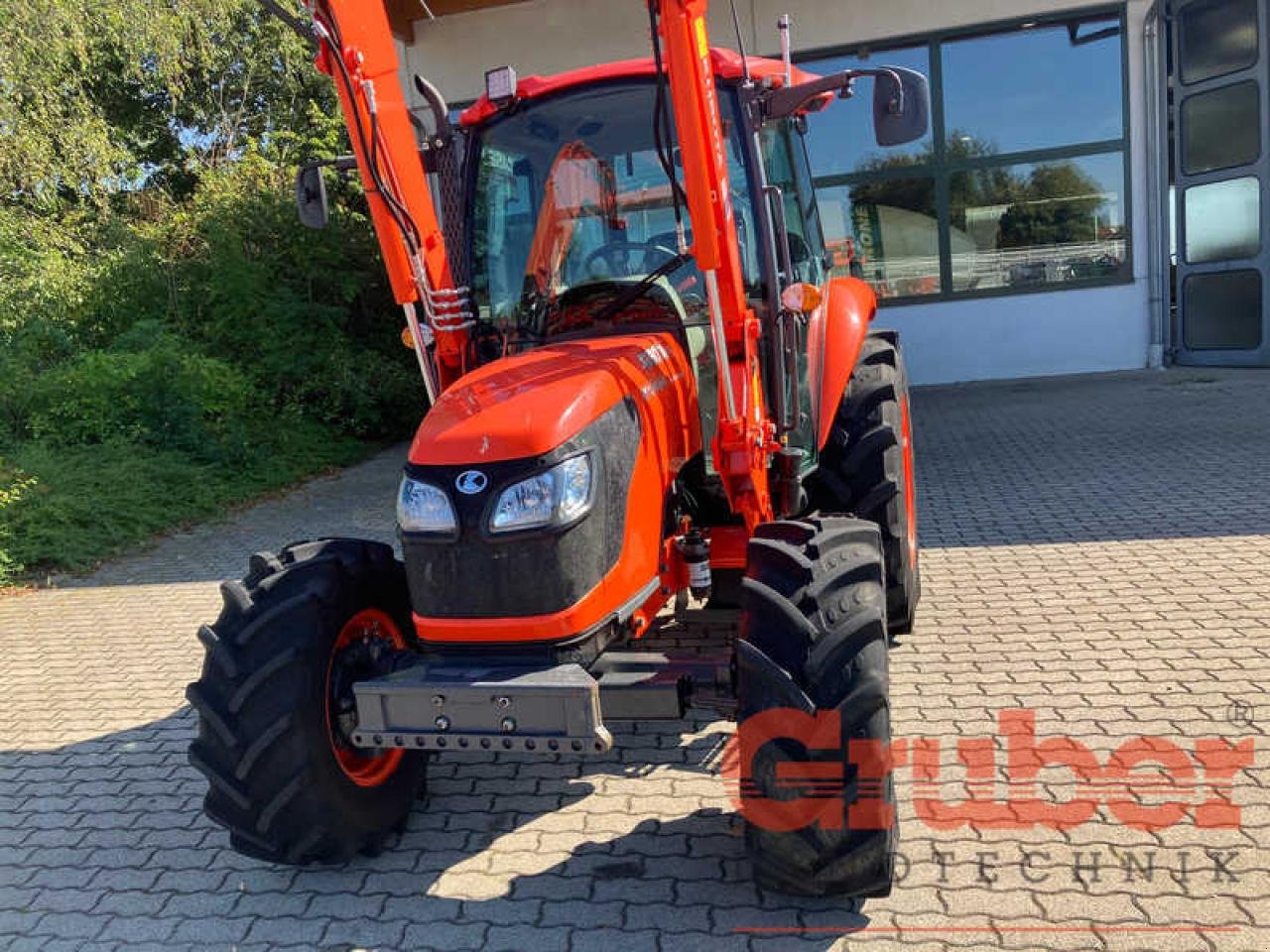 Traktor of the type Kubota M6040, Gebrauchtmaschine in Ampfing (Picture 3)