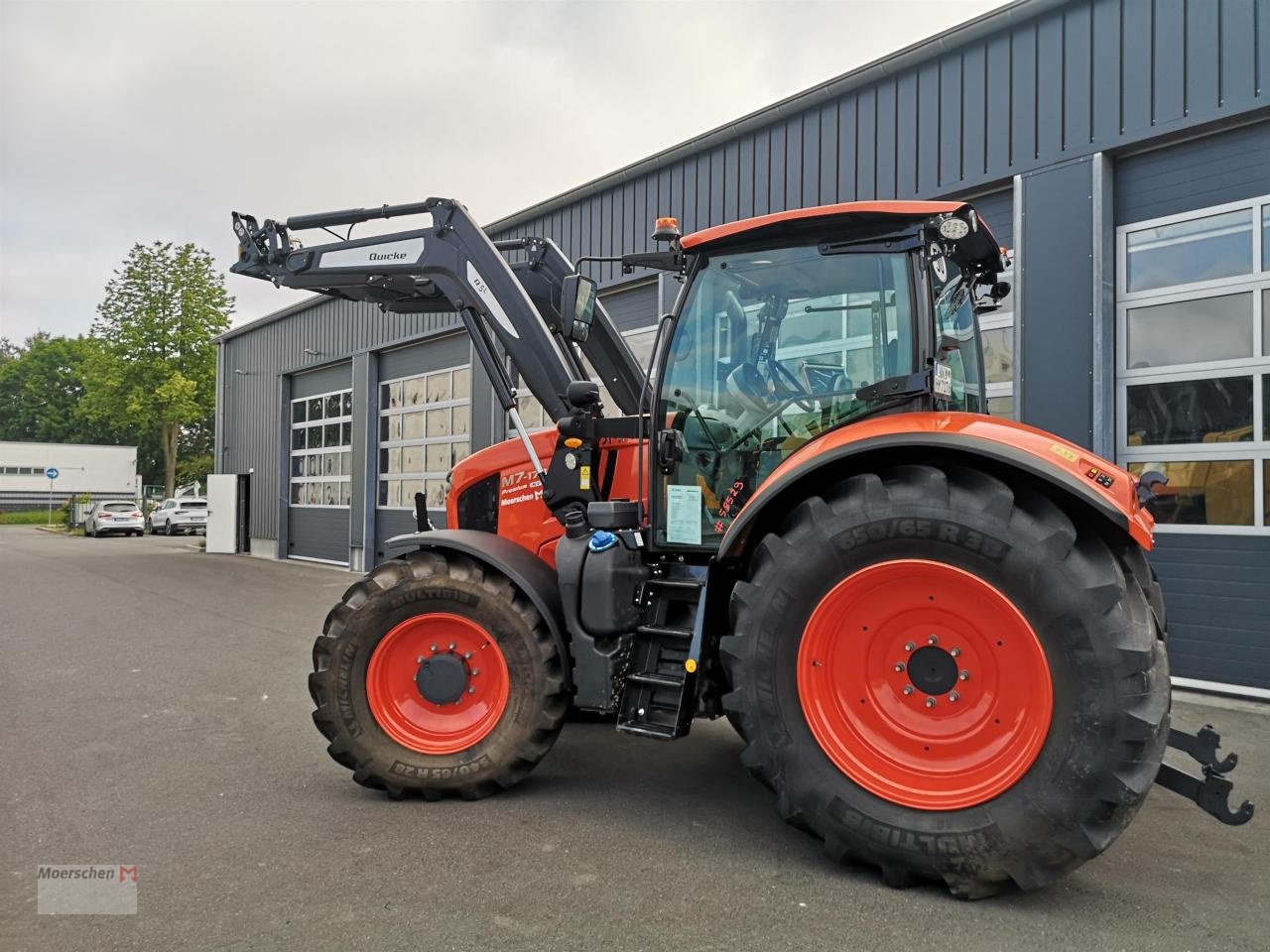 Traktor des Typs Kubota M7-173 Premium-KVT mit Frontlader, Neumaschine in Tönisvorst (Bild 2)