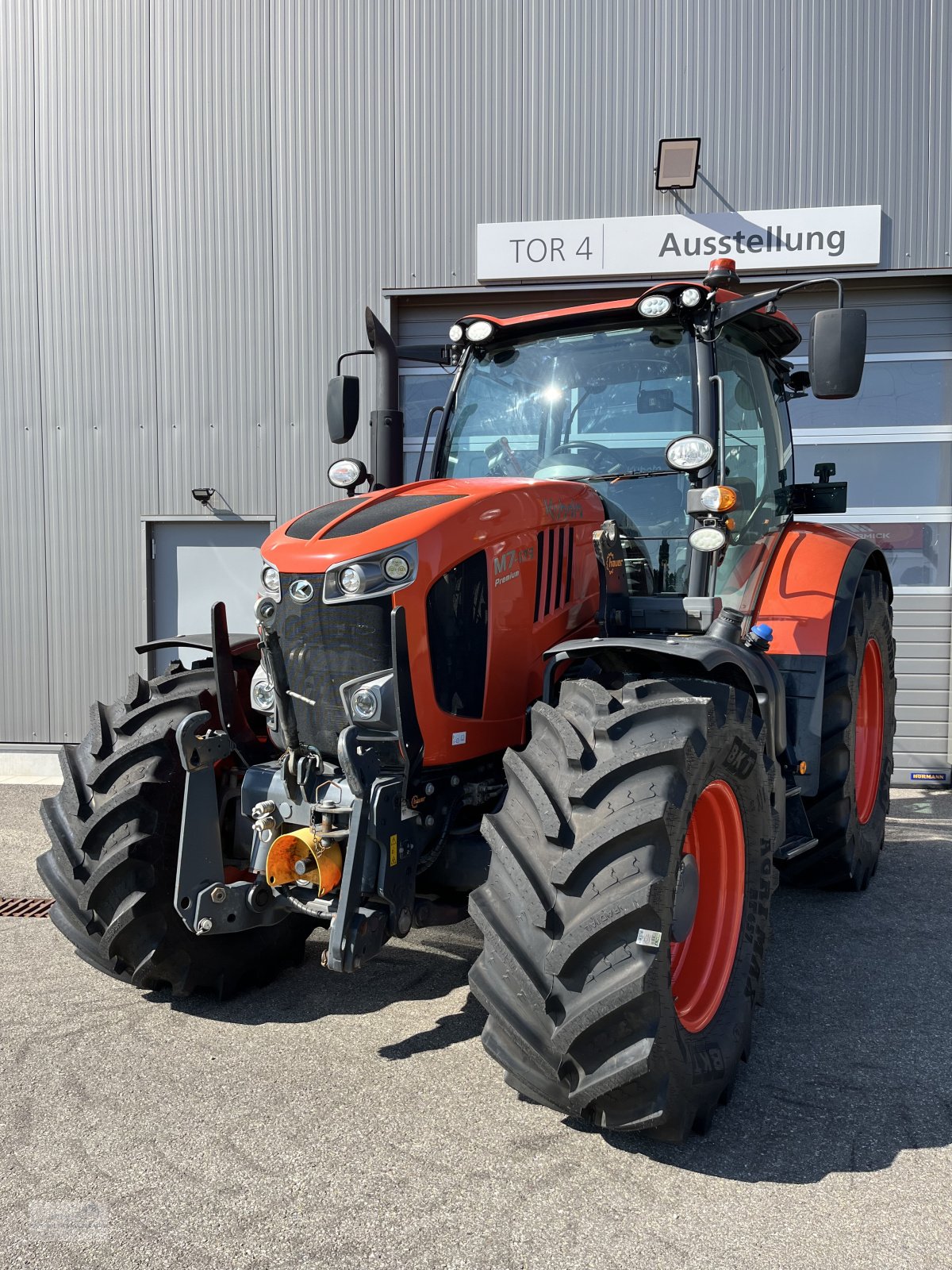 Traktor van het type Kubota M7-173, Gebrauchtmaschine in Burgoberbach (Foto 1)