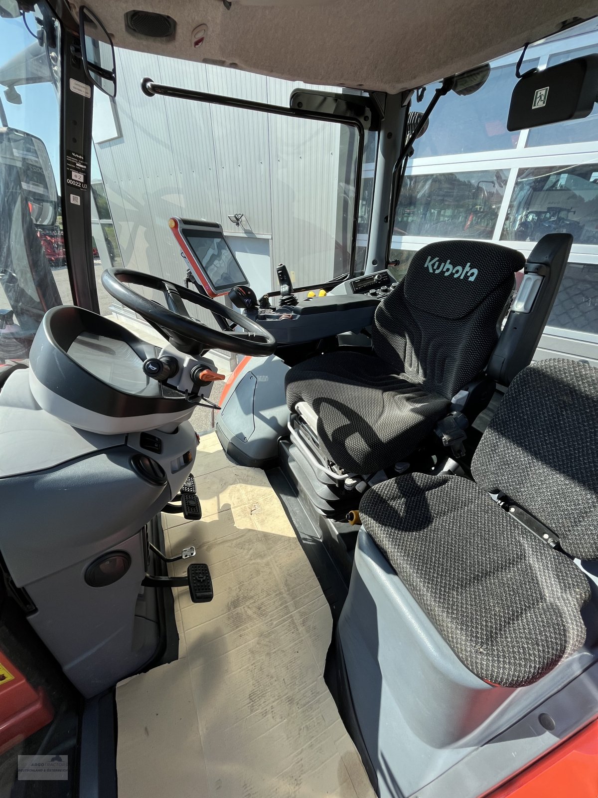 Traktor van het type Kubota M7-173, Gebrauchtmaschine in Burgoberbach (Foto 8)