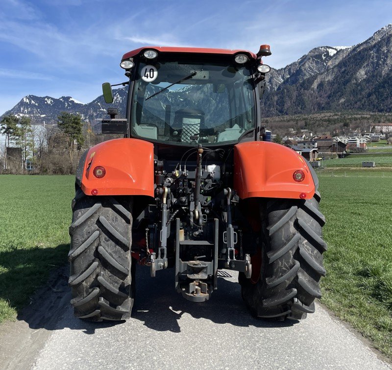 Traktor of the type Kubota M7131 Traktor, Gebrauchtmaschine in Chur (Picture 4)