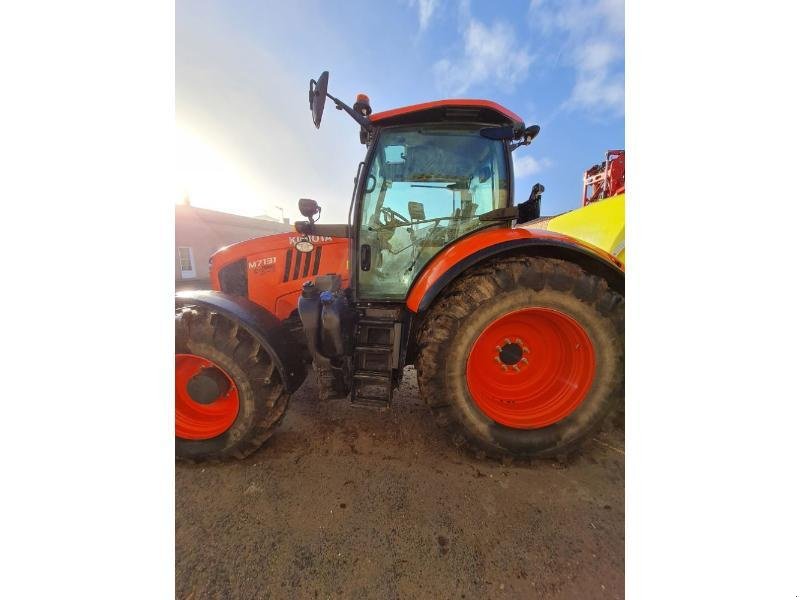 Traktor van het type Kubota M7131, Gebrauchtmaschine in ANTIGNY (Foto 5)