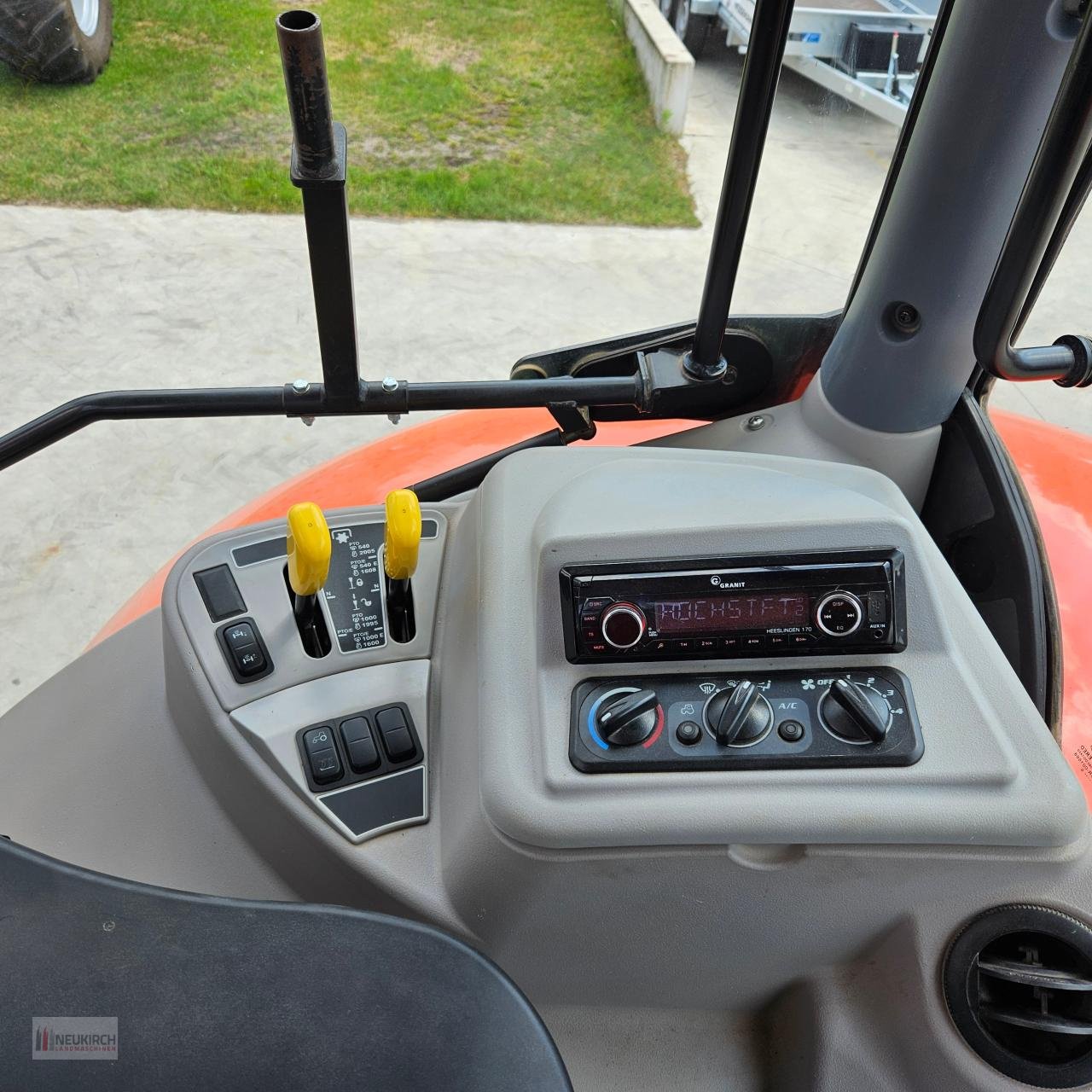 Traktor van het type Kubota M7151, Gebrauchtmaschine in Delbrück-Westenholz (Foto 8)