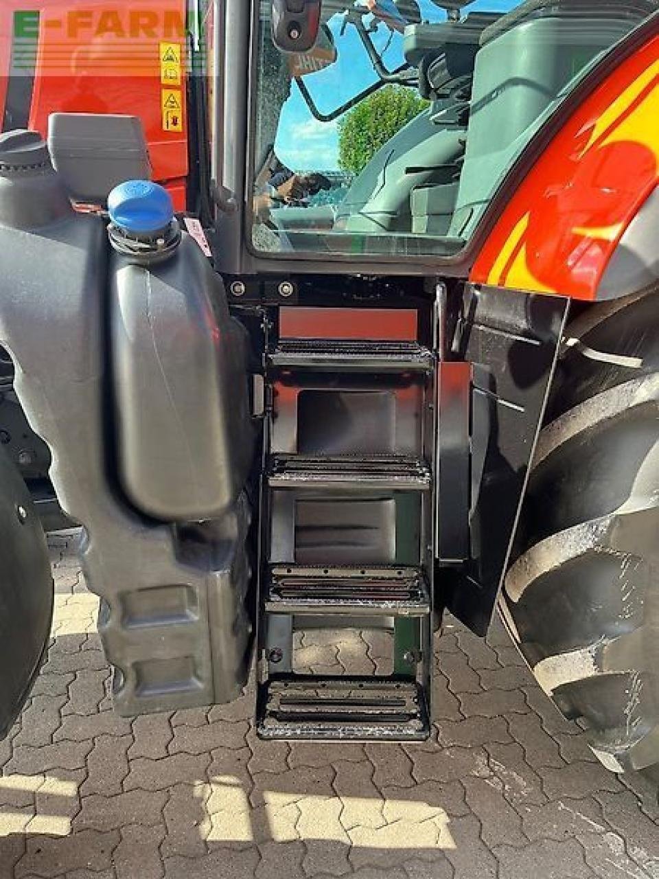 Traktor от тип Kubota m7152 kriechgang, Gebrauchtmaschine в HEMMINGEN (Снимка 8)