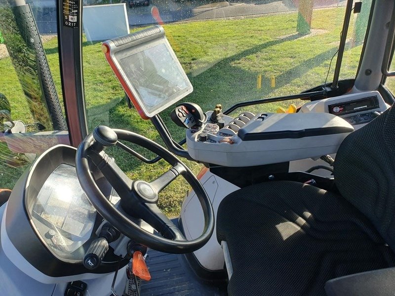 Traktor of the type Kubota M7171, Gebrauchtmaschine in Regensdorf (Picture 5)