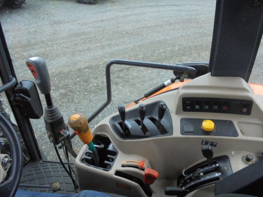 Traktor του τύπου Kubota M8560DTH, Gebrauchtmaschine σε AUTHON (Φωτογραφία 9)