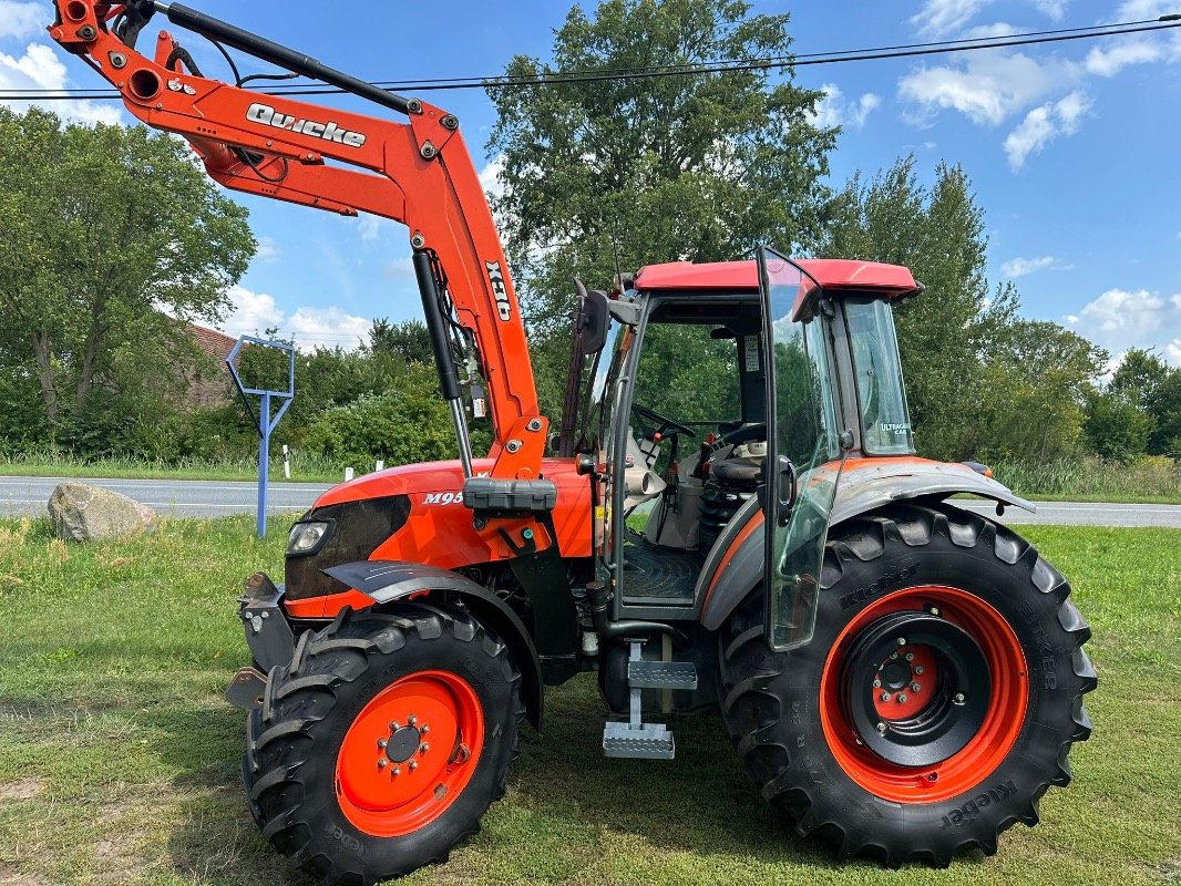 Traktor des Typs Kubota M9540 # Fahrkupplung defekt !, Gebrauchtmaschine in Liebenwalde (Bild 2)