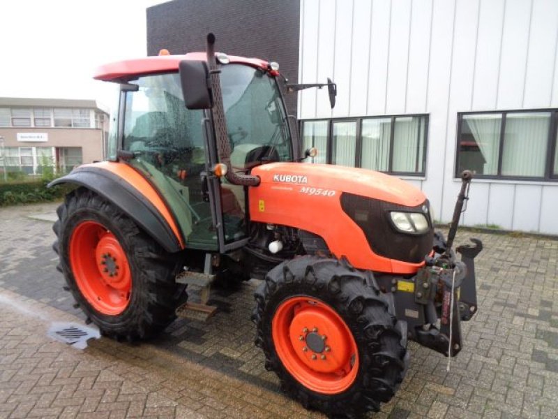 Traktor van het type Kubota M9540, Gebrauchtmaschine in Oirschot (Foto 2)