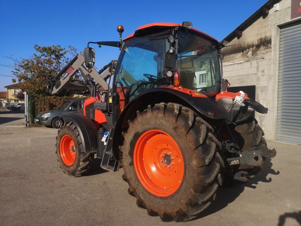 Traktor of the type Kubota M95GX-IV + CHARGEUR MX T408, Gebrauchtmaschine in BEAULEU (Picture 4)