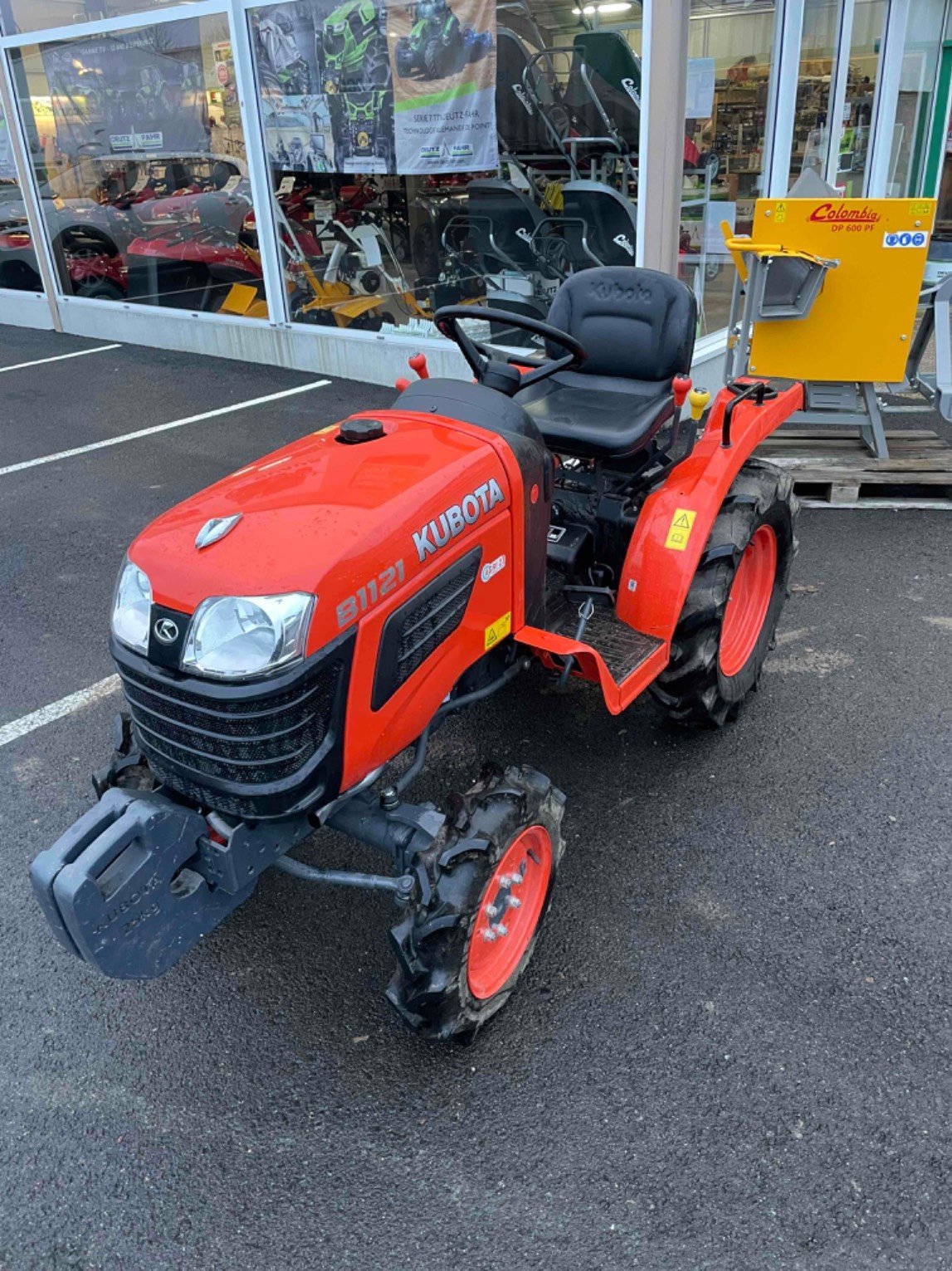 Traktor des Typs Kubota Micro tracteur B1121D Kubota, Gebrauchtmaschine in LA SOUTERRAINE (Bild 4)