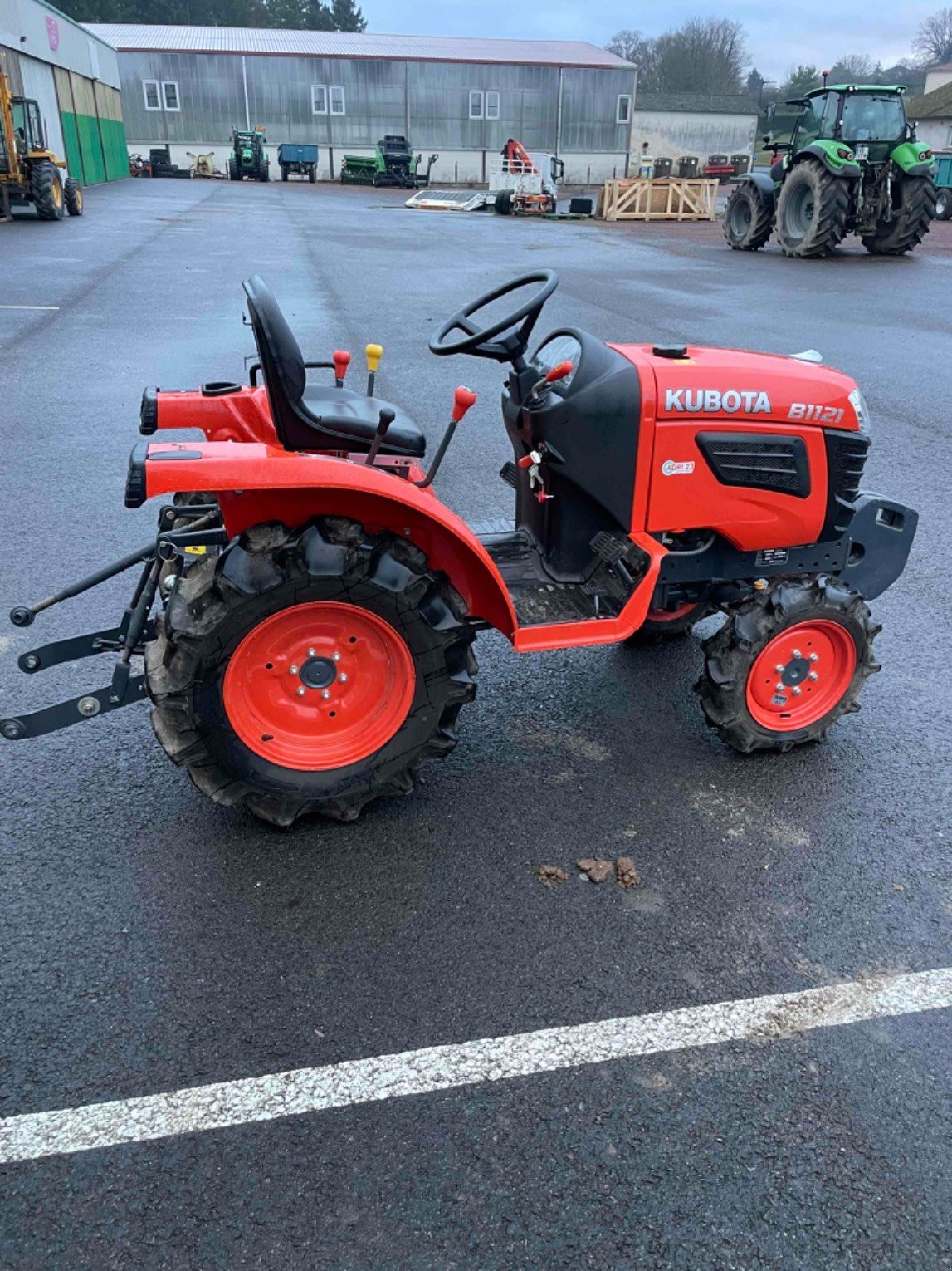 Traktor van het type Kubota Micro tracteur B1121D Kubota, Gebrauchtmaschine in LA SOUTERRAINE (Foto 2)