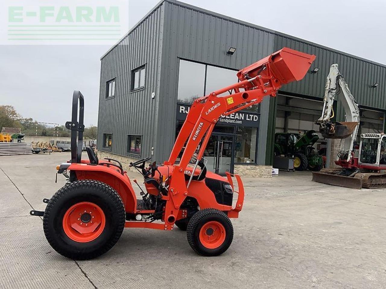 Traktor of the type Kubota mk5000 compact tractor (st21559), Gebrauchtmaschine in SHAFTESBURY (Picture 1)