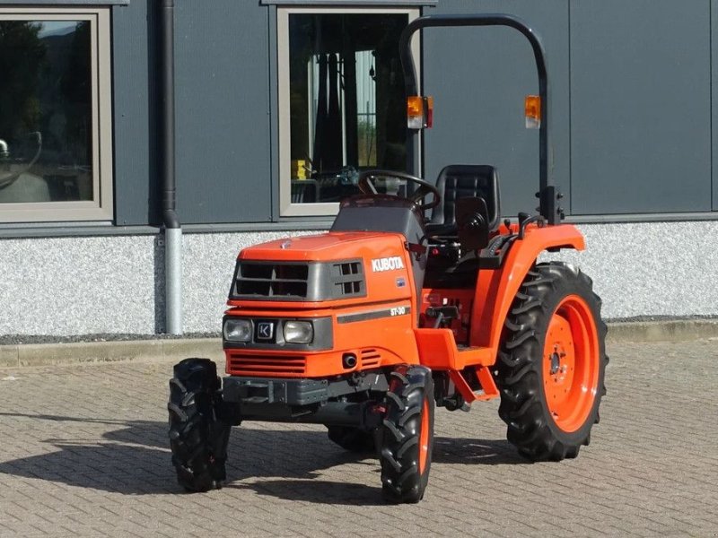 Traktor типа Kubota ST-30 4wd HST / 2744 Draaiuren / Automaat, Gebrauchtmaschine в Swifterband (Фотография 1)