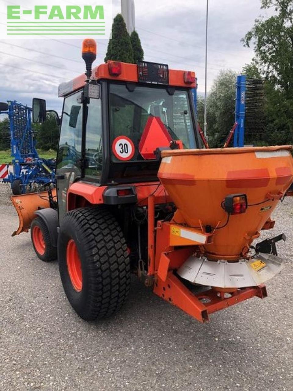 Traktor des Typs Kubota stv 32, Gebrauchtmaschine in LYSSACH (Bild 2)