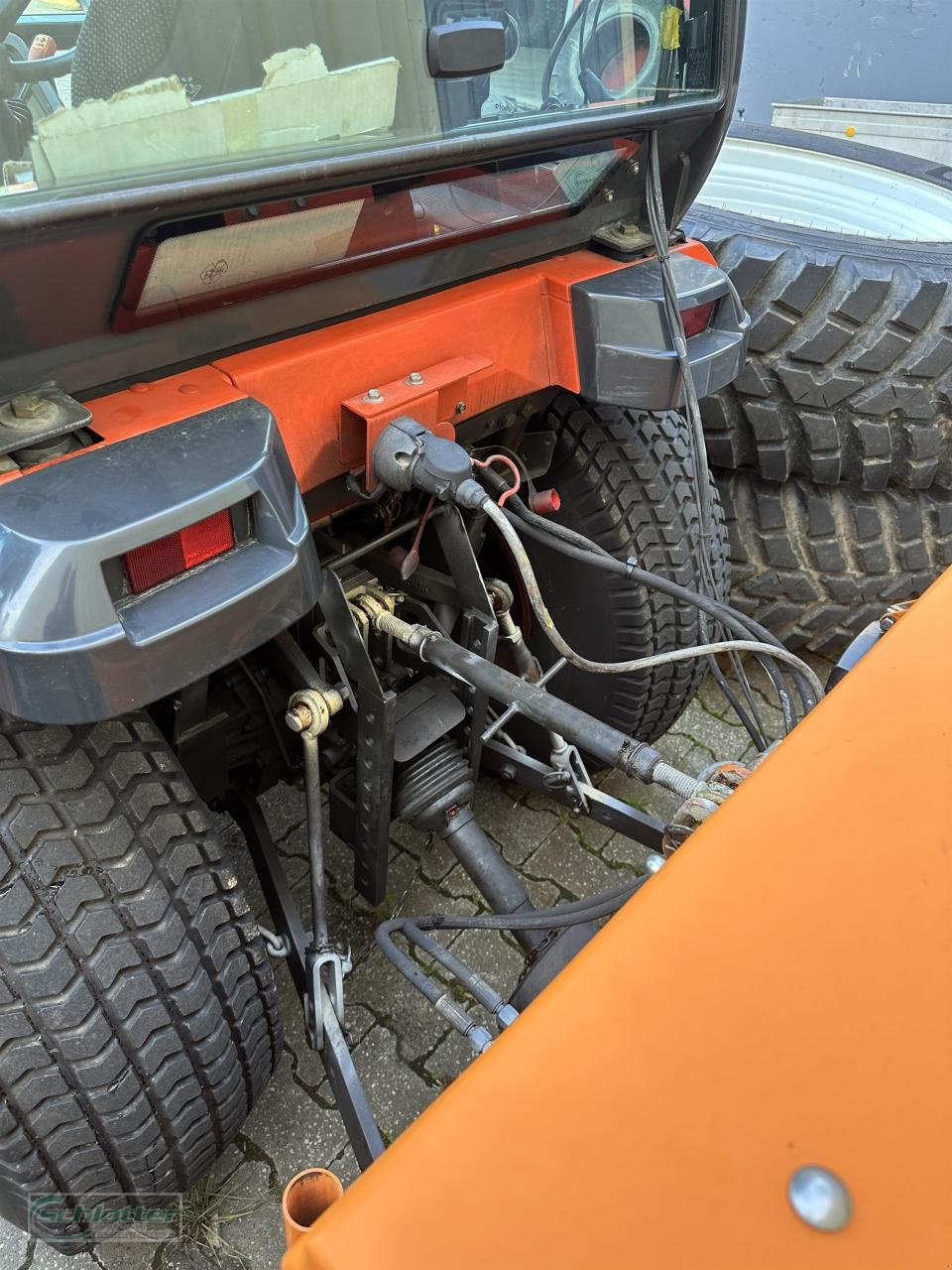 Traktor typu Kubota STV40 mit Schild+Streuer, Gebrauchtmaschine v Idstein-Wörsdorf (Obrázek 3)