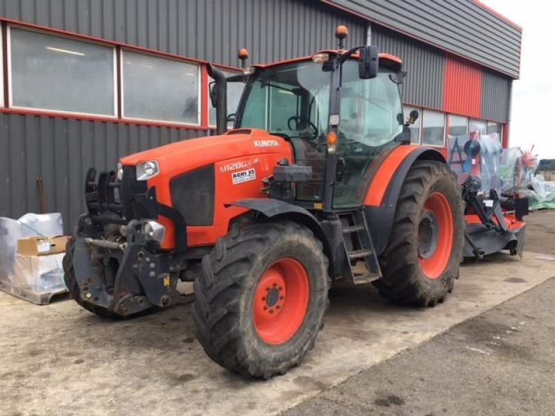 Traktor от тип Kubota Tracteur agricole M128GXS2 Kubota, Gebrauchtmaschine в LA SOUTERRAINE (Снимка 2)