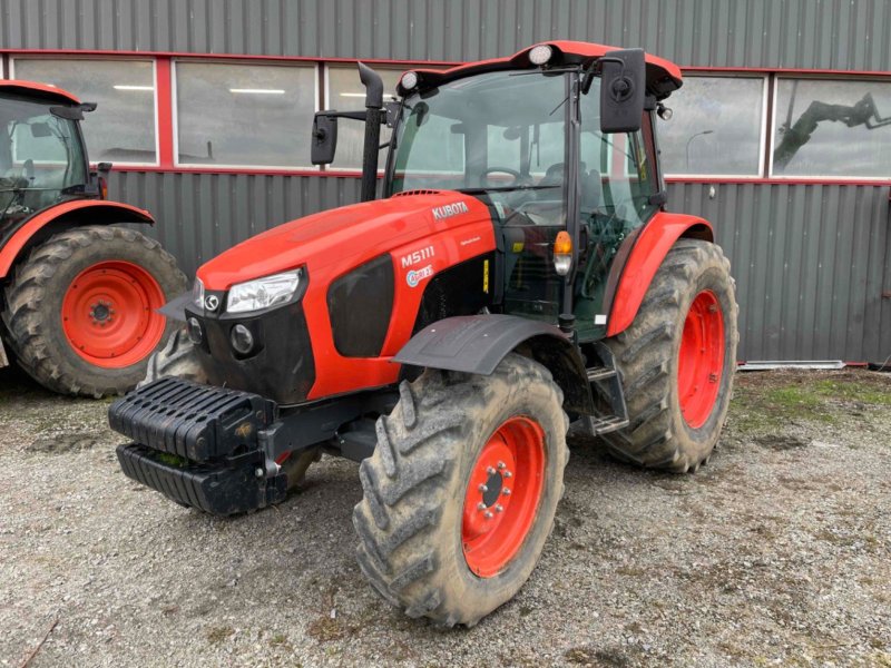 Traktor of the type Kubota Tracteur agricole M5111DTHQ Kubota, Gebrauchtmaschine in LA SOUTERRAINE (Picture 1)