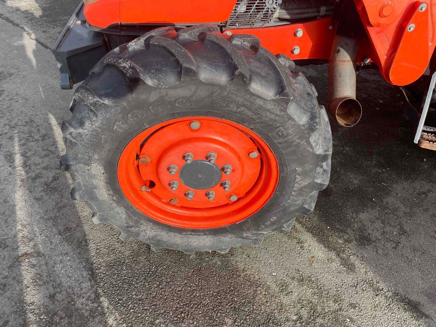 Traktor des Typs Kubota Tracteur agricole M7060DTH . Kubota, Gebrauchtmaschine in SAINT CLAIR SUR ELLE (Bild 11)