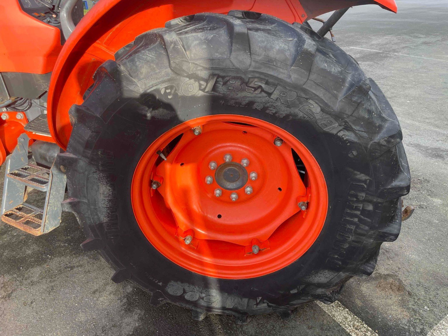 Traktor des Typs Kubota Tracteur agricole M7060DTH . Kubota, Gebrauchtmaschine in SAINT CLAIR SUR ELLE (Bild 10)