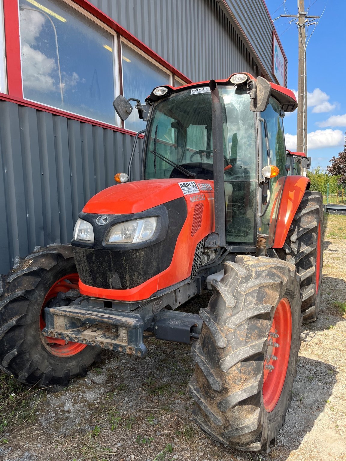 Traktor Türe ait Kubota Tracteur agricole M8560DTHQ Kubota, Gebrauchtmaschine içinde LA SOUTERRAINE (resim 1)