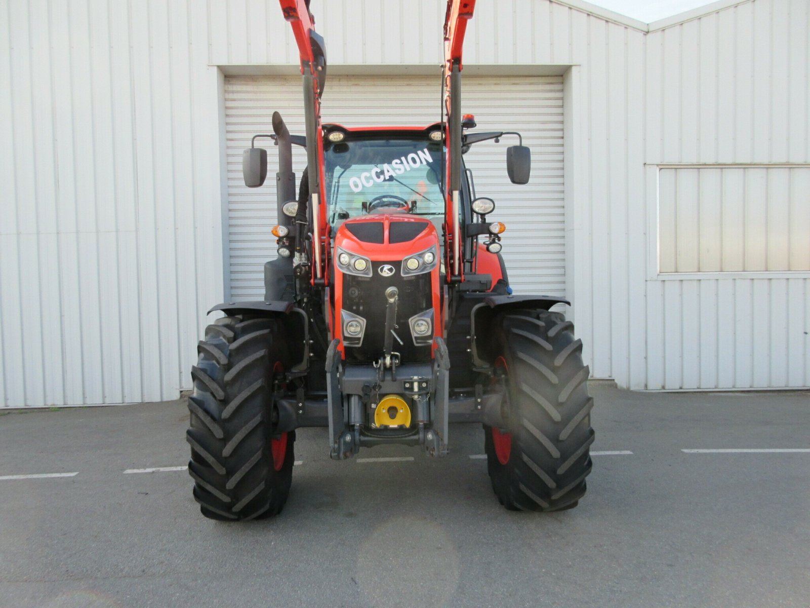 Traktor typu Kubota TRACTEUR KUBOTA M7-133, Gebrauchtmaschine w PLOUIGNEAU (Zdjęcie 3)