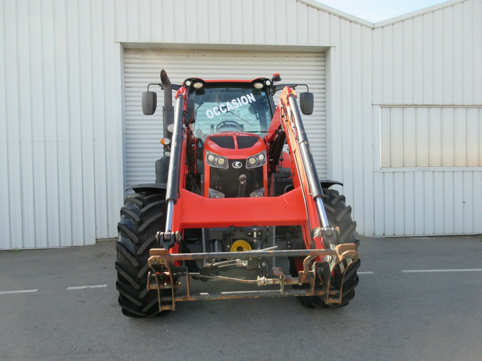 Traktor des Typs Kubota TRACTEUR KUBOTA M7-133, Gebrauchtmaschine in PLOUIGNEAU (Bild 2)