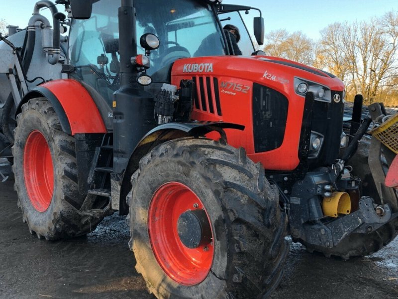 Traktor typu Kubota TRACTEUR M7152 PREMIUM, Gebrauchtmaschine v ST CLEMENT DE LA PLACE (Obrázok 1)