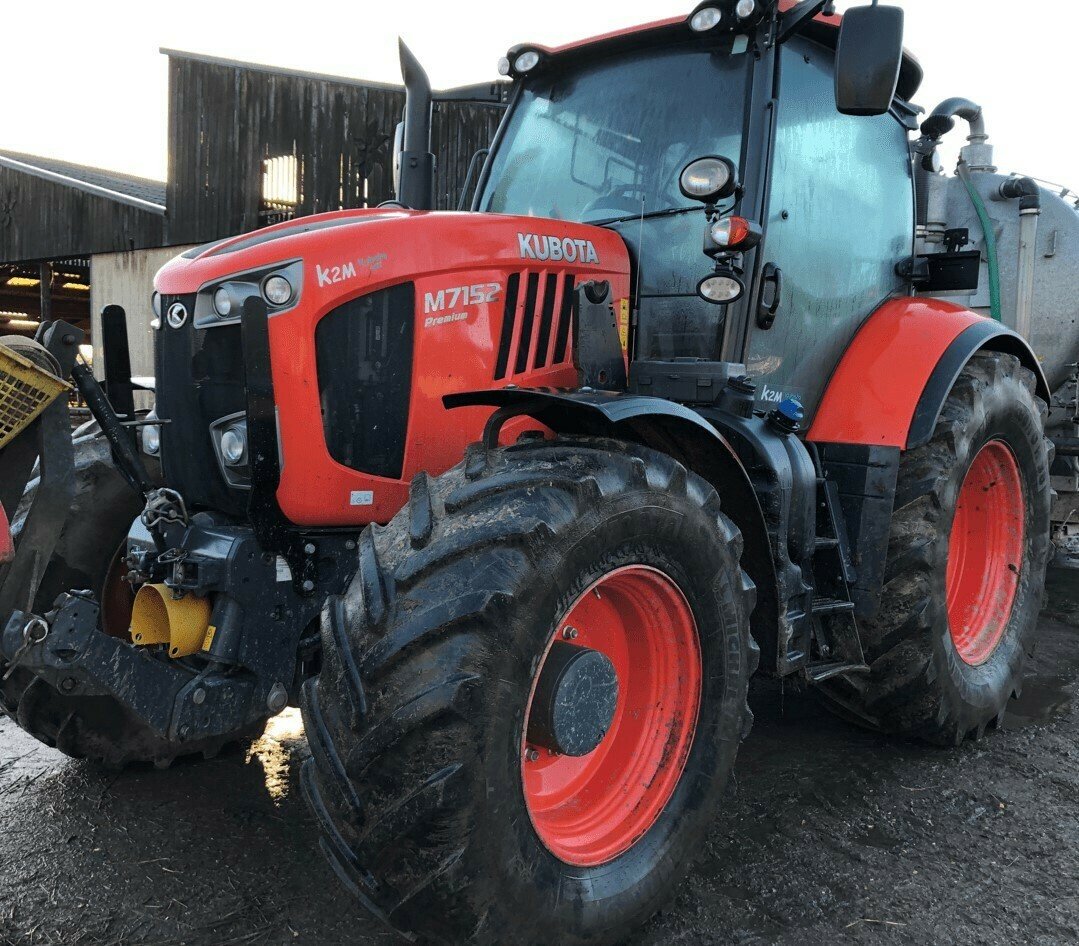 Traktor del tipo Kubota TRACTEUR M7152 PREMIUM, Gebrauchtmaschine en ST CLEMENT DE LA PLACE (Imagen 2)